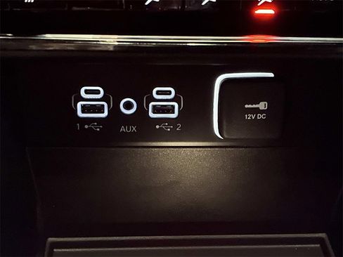 Used 2023 Jeep Grand Cherokee Overland image 39