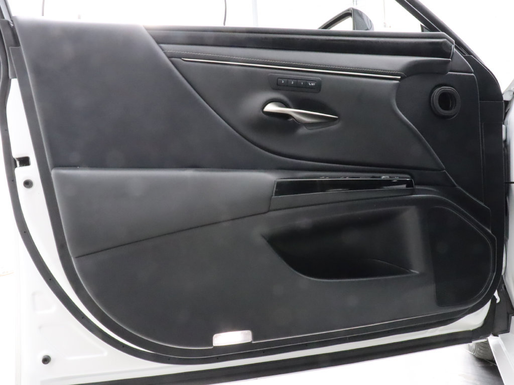 Used 2022 Lexus ES 300h w/ Premium Package FWD image 35