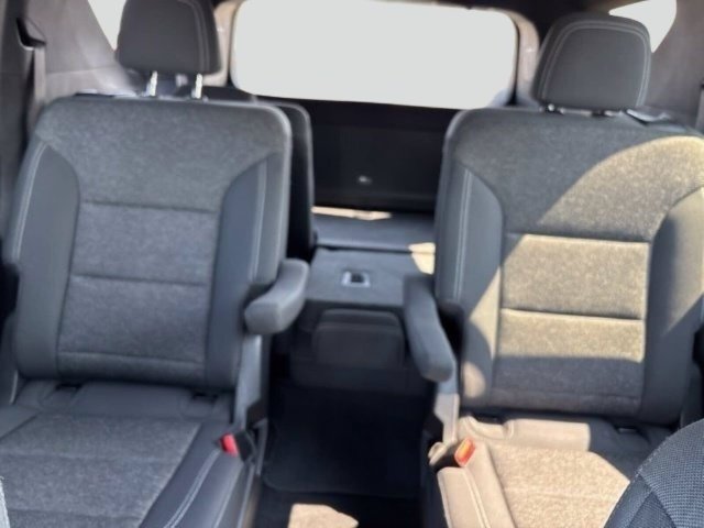 Used 2025 Chevrolet Traverse LT AWD/4WD image 29