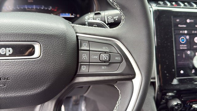 Certified 2023 Jeep Grand Cherokee Laredo AWD/4WD image 17