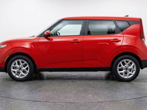 Used 2025 Kia Soul LX w/ LX Technology Package image 5