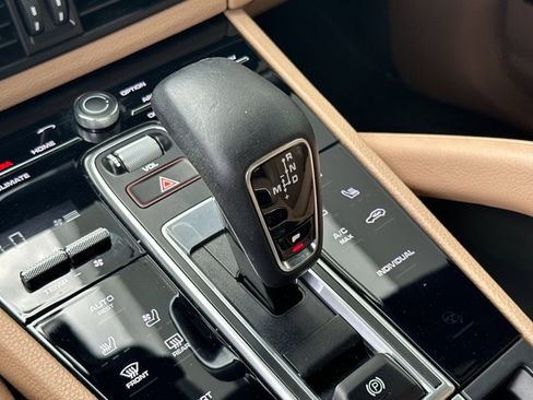 Used 2023 Porsche Cayenne Platinum Edition AWD/4WD image 22