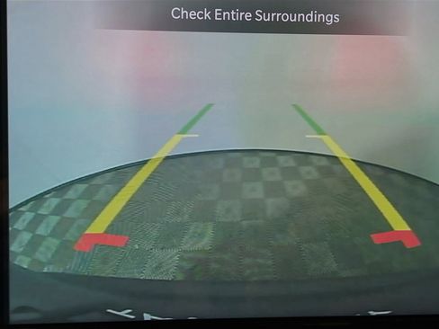 Used 2024 Chrysler Pacifica Touring-L image 28