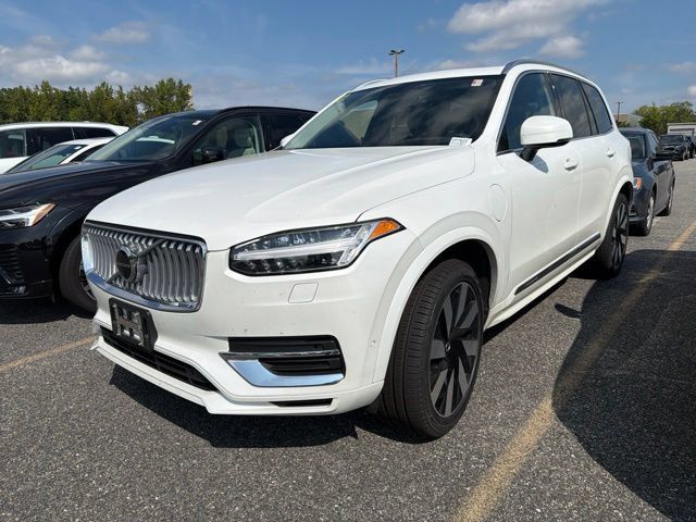 Used 2024 Volvo XC90 T8 Ultimate w/ Protection Package AWD/4WD image 3