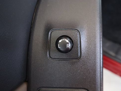 Used 2022 Nissan Frontier SV w/ Technology Package RWD image 14