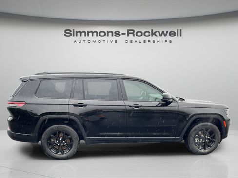 Used 2025 Jeep Grand Cherokee L Altitude AWD/4WD image 6