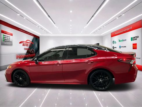 Used 2022 Toyota Camry XSE w/ Navigation Package image 4