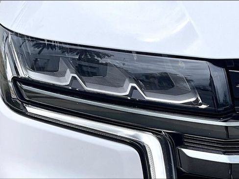 Used 2021 Chevrolet Tahoe Z71 w/ Z71 Off-Road Package AWD/4WD image 29