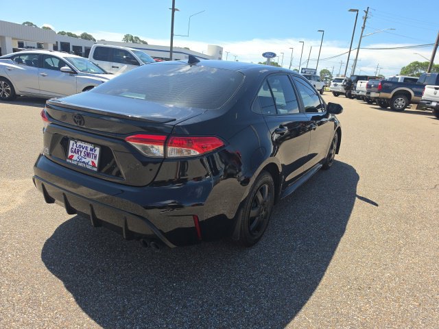 Used 2023 Toyota Corolla SE FWD image 3