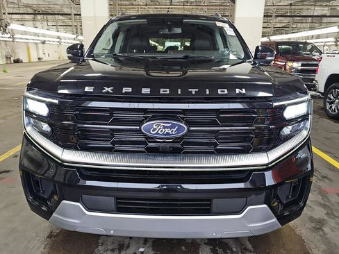 Used 2025 Ford Expedition Max Platinum AWD/4WD image 2