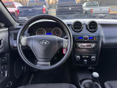 Used 2008 Hyundai Tiburon GS image 16