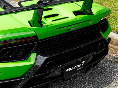 Used 2018 Lamborghini Huracan Performante AWD/4WD image 5