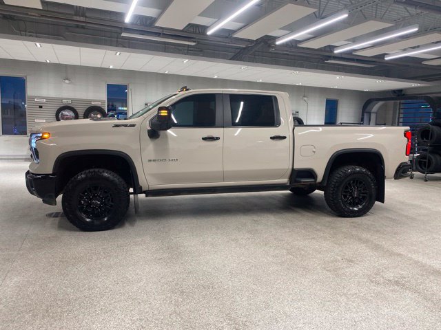 Used 2026 Chevrolet Silverado 2500 ZR2 AWD/4WD image 8