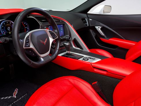 Used 2018 Chevrolet Corvette Stingray Coupe w/ 2LT Preferred Equipment Group image 3