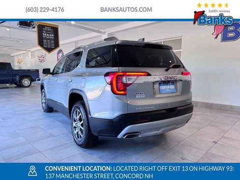 Certified 2023 GMC Acadia SLT w/ Preferred Package image 9