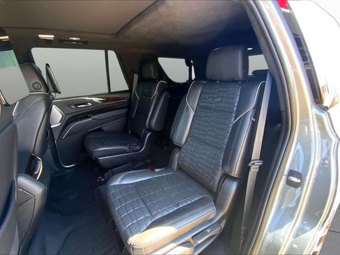 Used 2023 Cadillac Escalade Sport Platinum AWD/4WD image 21