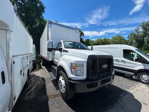 New 2027 Ford F650 2WD Regular Cab Super Duty image 3