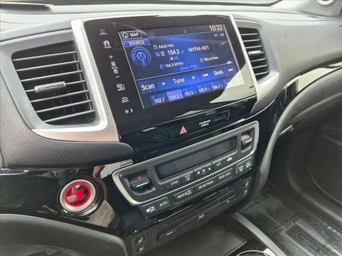 Used 2017 Honda Pilot Elite image 13
