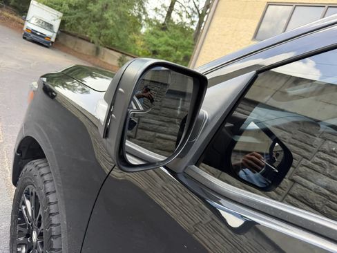 Used 2018 Nissan Titan SV w/ SV Convenience Package AWD/4WD image 35