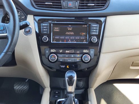 Used 2020 Nissan Rogue SL image 18