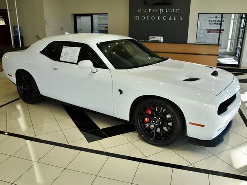 Used 2015 Dodge Challenger SRT Hellcat image 7