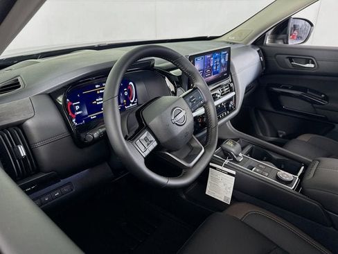 New 2026 Nissan Pathfinder Platinum w/ Cargo Package AWD/4WD image 9