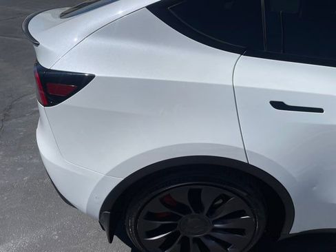 Used 2021 Tesla Model Y Performance AWD/4WD image 32