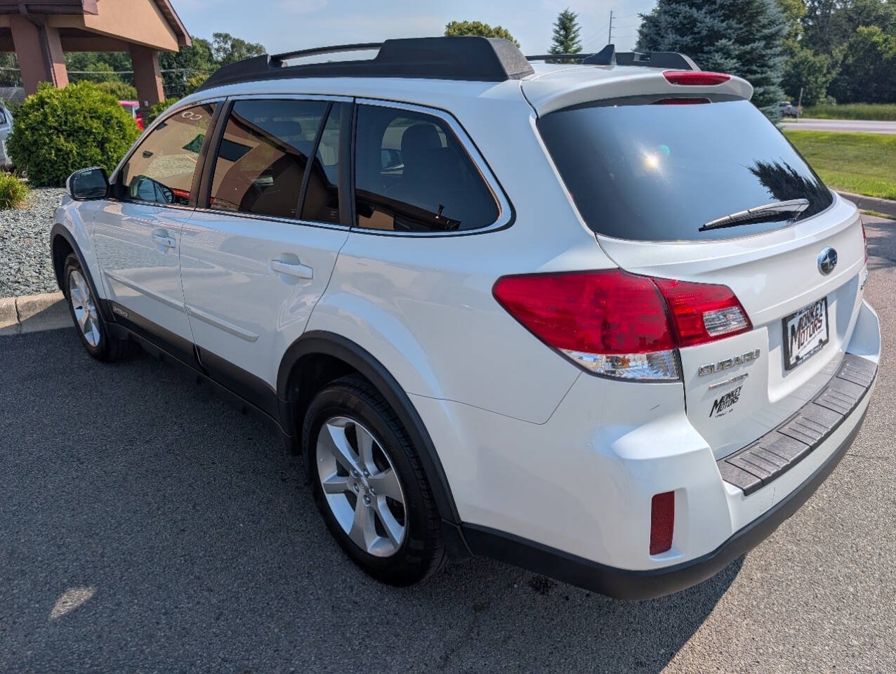 Used 2014 Subaru Outback 2.5i Limited AWD/4WD image 7