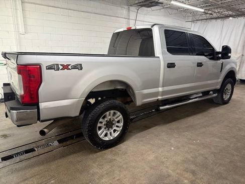 Used 2017 Ford F250 XLT AWD/4WD image 4