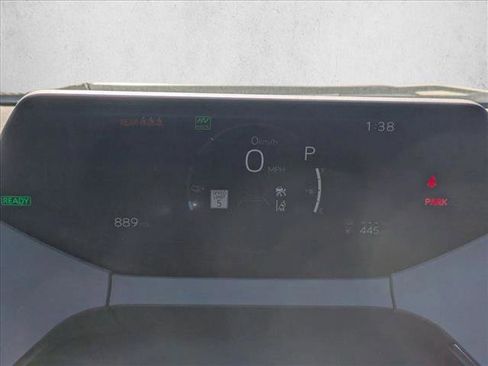 Used 2025 Toyota Prius Plug-In Hybrid image 11