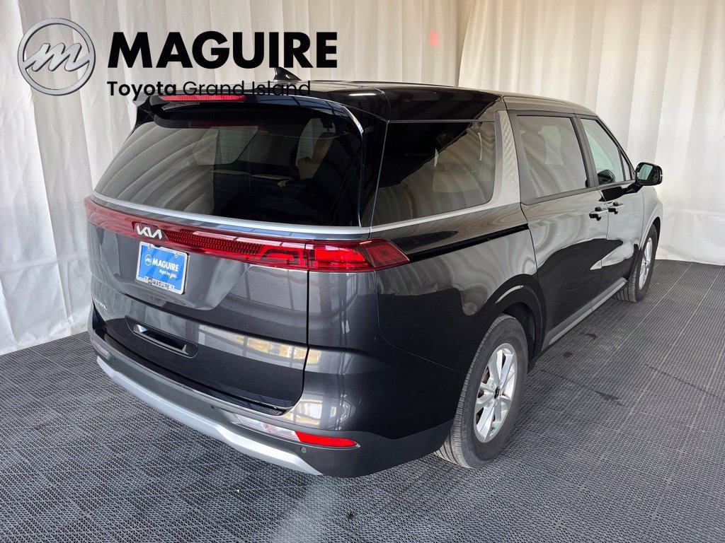 Used 2024 Kia Carnival LX FWD image 31