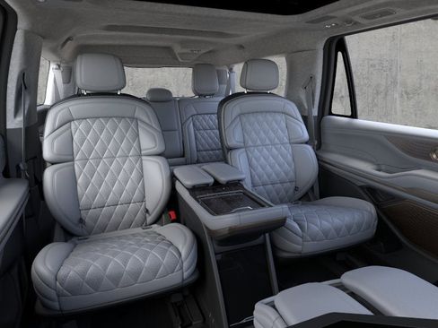New 2026 Lincoln Navigator L Black Label AWD/4WD image 11