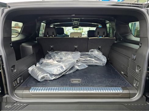 New 2026 GMC Hummer EV SUV w/ LPO, Dark Essentials Package image 16