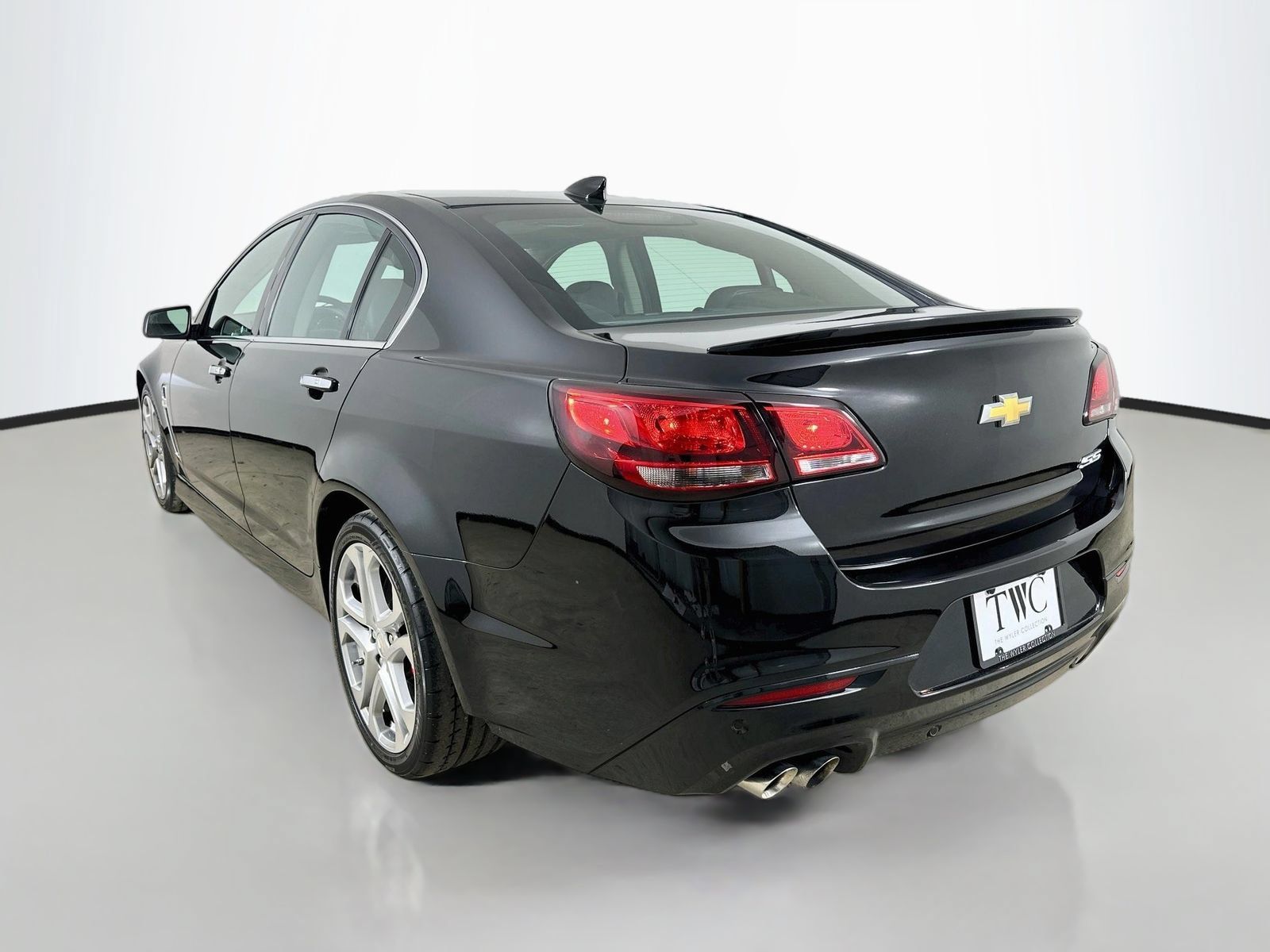 Used 2017 Chevrolet SS RWD image 7