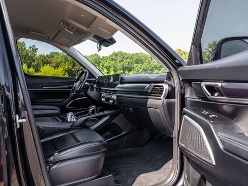 Used 2024 Kia Telluride LX FWD image 10