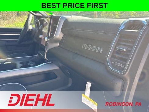 New 2026 RAM 2500 Laramie AWD/4WD image 17