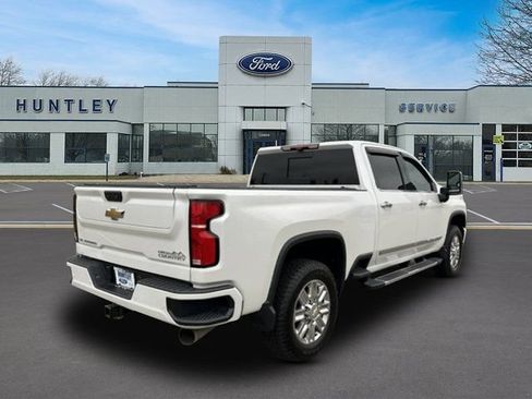 Used 2024 Chevrolet Silverado 2500 High Country w/ High Country Premium Package AWD/4WD image 5