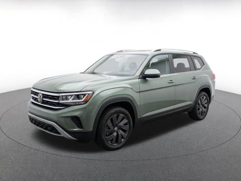 Used 2026 Volkswagen Atlas SE FWD image 3