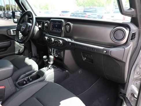 Used 2021 Jeep Wrangler Sport AWD/4WD image 15