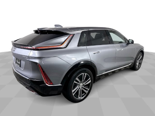 Used 2024 Cadillac Lyriq Luxury AWD/4WD image 8