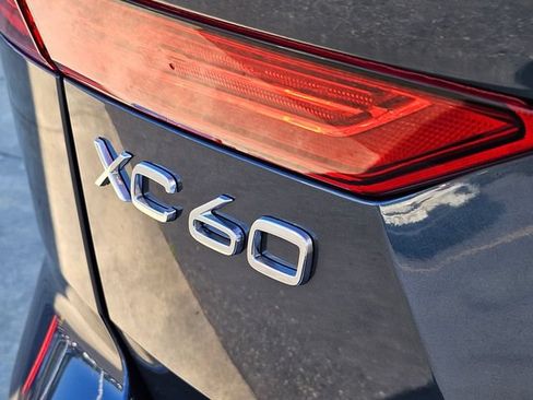 Certified 2023 Volvo XC60 B5 Plus w/ Climate Package AWD/4WD image 9