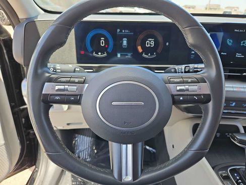 Certified 2025 Hyundai Kona SEL AWD/4WD image 22