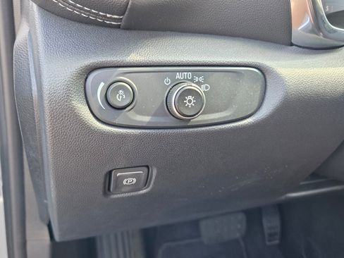 Used 2025 Chevrolet Blazer LT FWD image 26