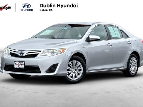 Used 2014 Toyota Camry LE FWD image 1