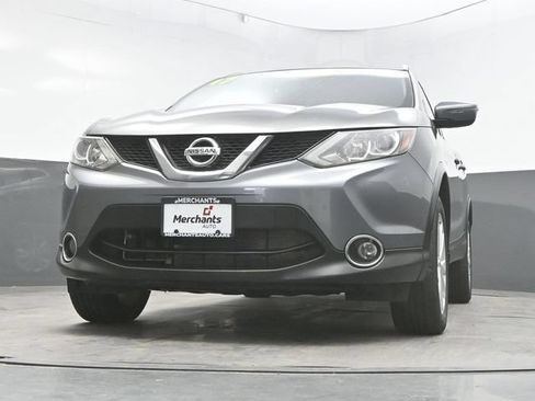 Used 2017 Nissan Rogue Sport SV w/ SV All-Weather Package AWD/4WD image 41