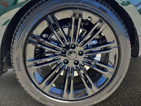 Certified 2026 Land Rover Range Rover Long Wheelbase SE AWD/4WD image 36