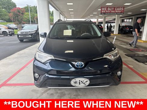 Used 2017 Toyota RAV4 Limited AWD/4WD image 2