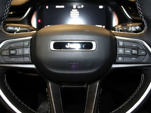 New 2025 Jeep Grand Cherokee Limited w/ Luxury Tech Group II image 11