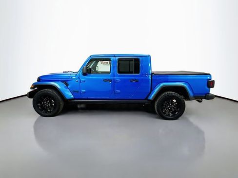 Used 2025 Jeep Gladiator Sport image 4