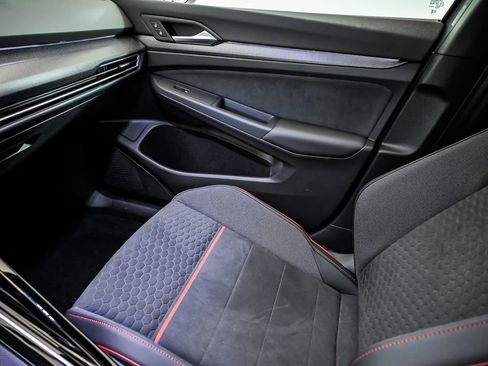 Certified 2025 Volkswagen GTI SE FWD image 24